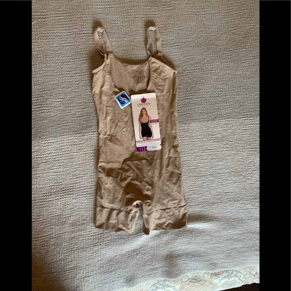 Co’Coon Seamless Mid-Thigh Bodyshaper NWT Lg. Nude